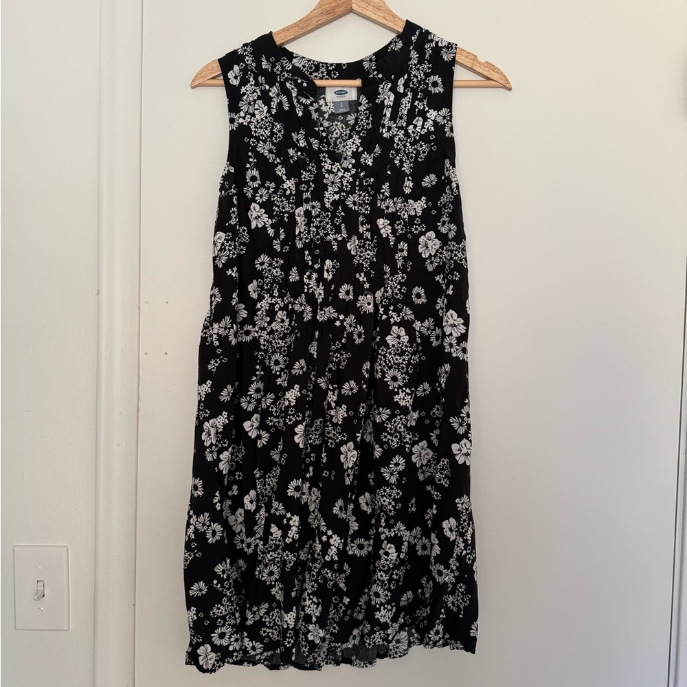 Old Navy Black and White Floral Mini Dress